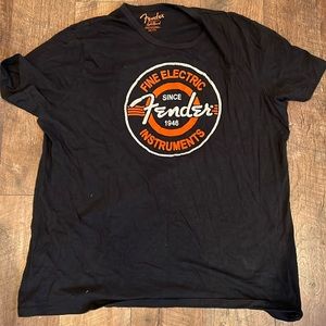 MENS FENDER T SHIRT.
